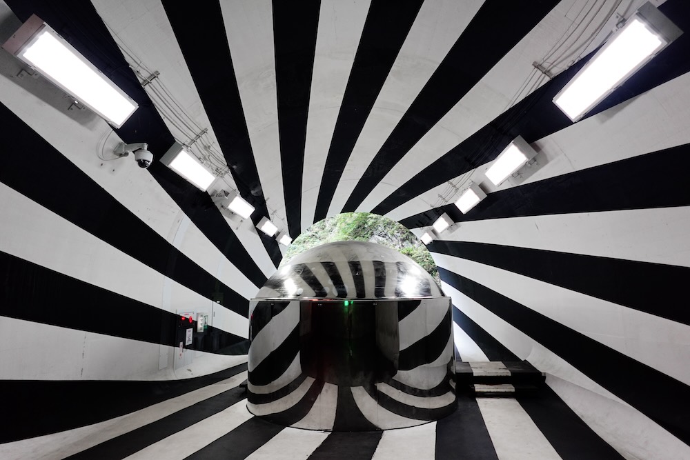 Artistic Toilet Black and White Kiyotsu Gorge Tunnel Light 