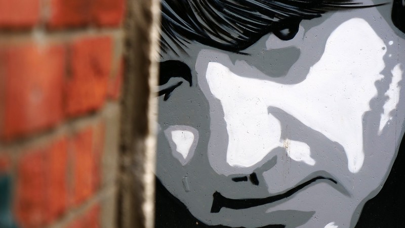 Belfast Street Art Tour distinct face 