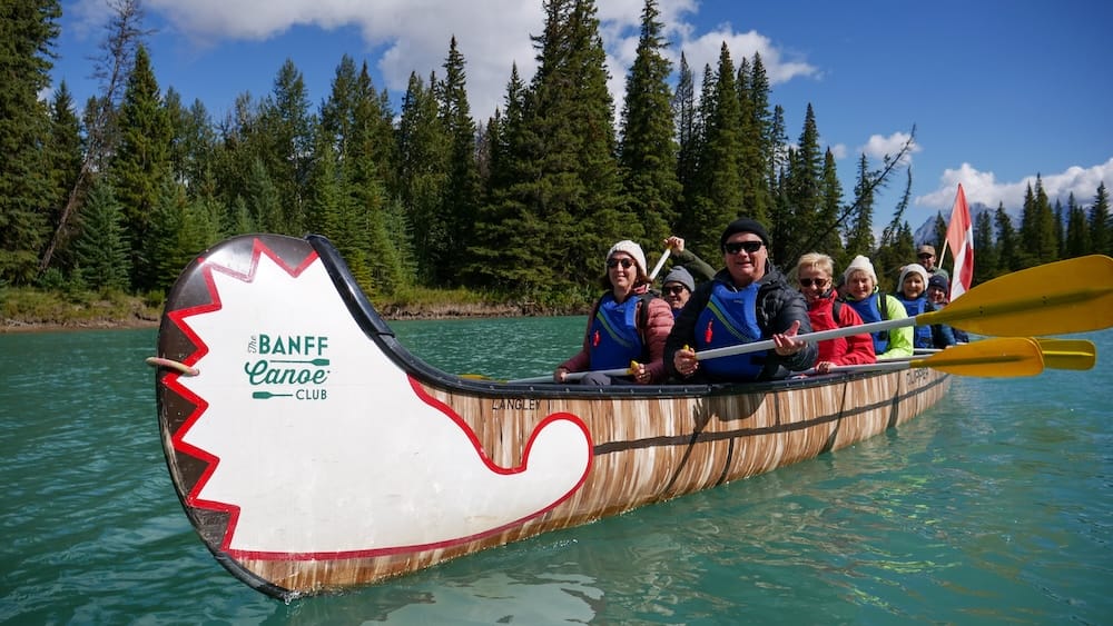 ¿Dónde deberías andar en canoa en Banff? Río Bow vs. Lake Louise vs. Moraine Lake vs. Lake Minnewanka