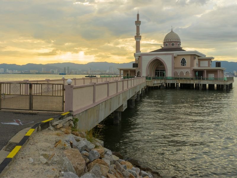 Butterworth Floating Mosque is an architectural marvel that symbolizes harmony between modern design and Islamic traditions