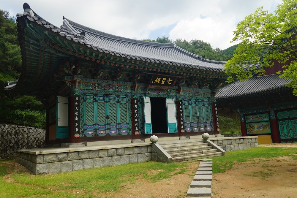 Cheonan distinct temple in Korea 