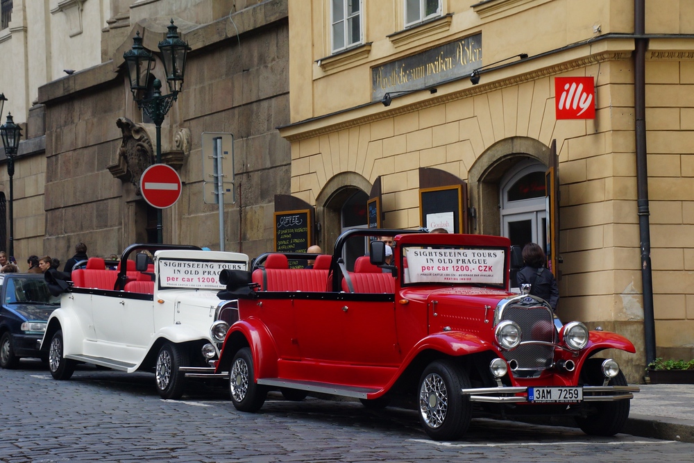 Consider a Luxury Car Tour in Prague