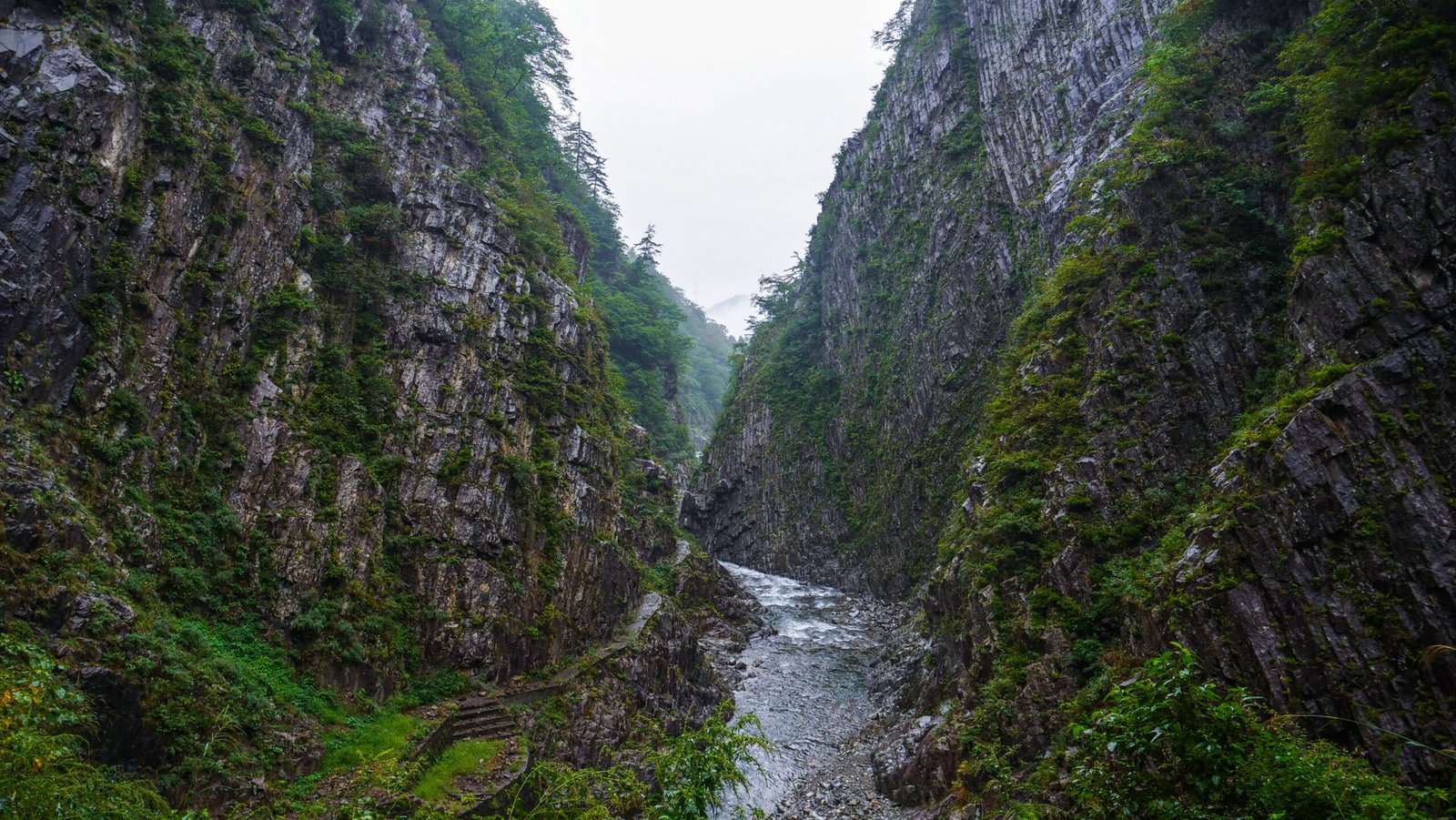 Day Trip to Kiyotsu Gorge scenic views from Yuzawa 