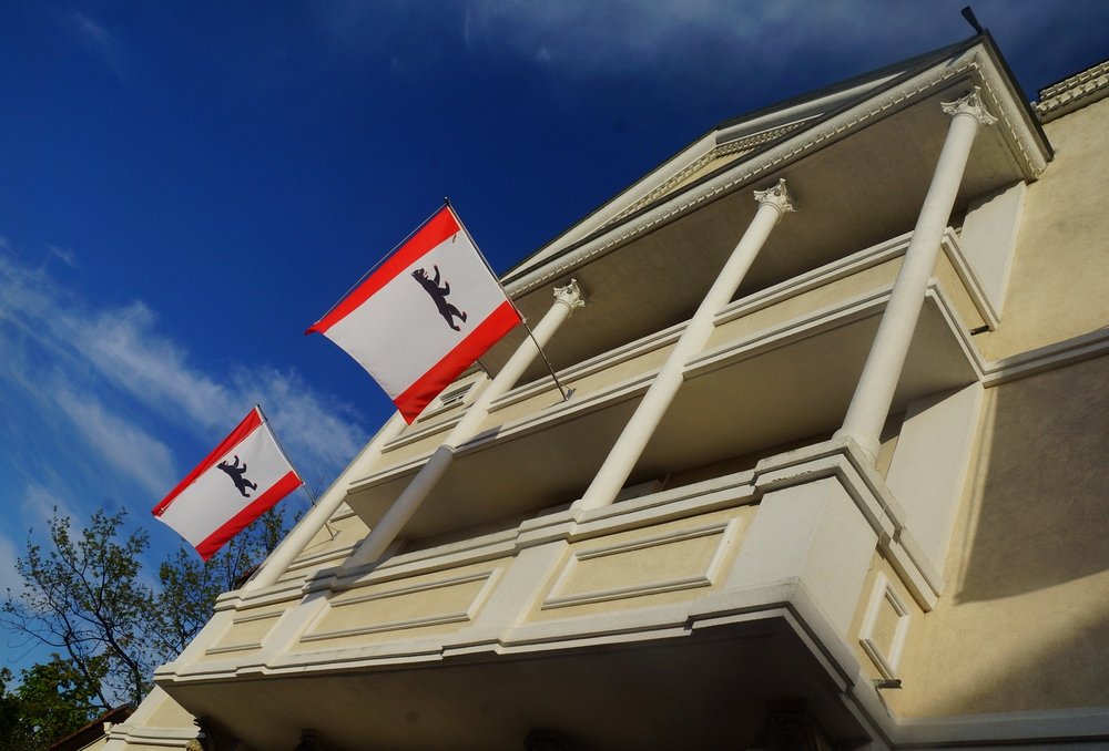 Here is a shot of the flag of Berlin with the bear at Europa Park