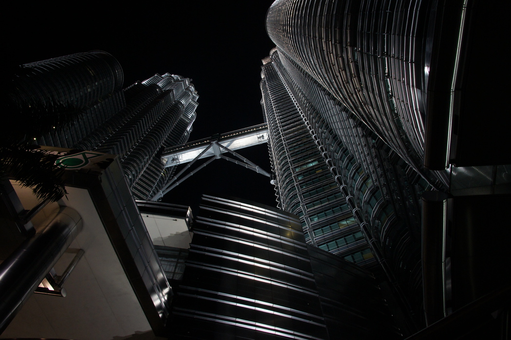 I intentionally underexposed this shot of the Petronas Towers to give a more metallic feeling in KL Malasyia