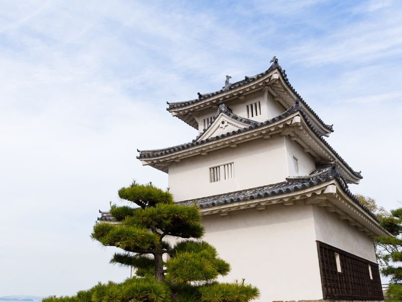 Imposing Marugame Castle as an attraction worth visiting 