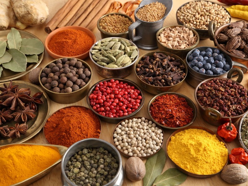 Indian street food spices that tourists can consider purchasing as a souvenir to take home with them 