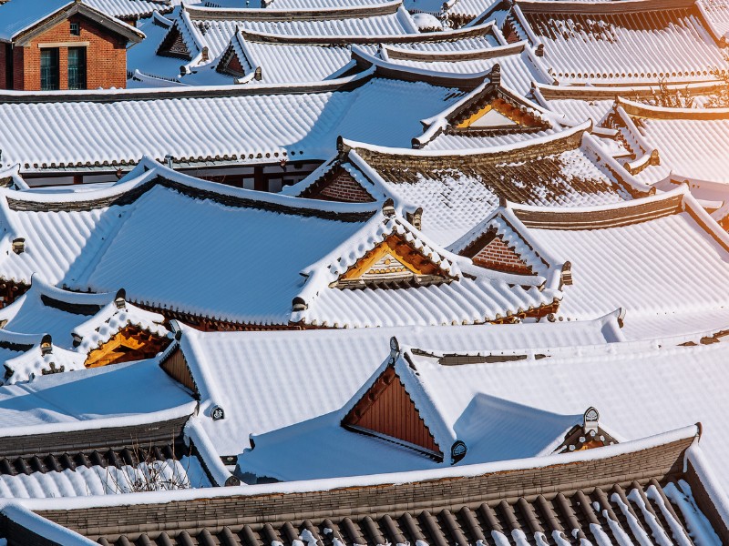 Jeonju snow covered roofs in South Korea 