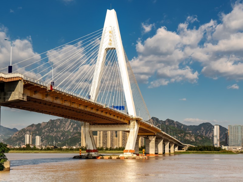 Massive Oujiang Bridge in Wenzhou, China 