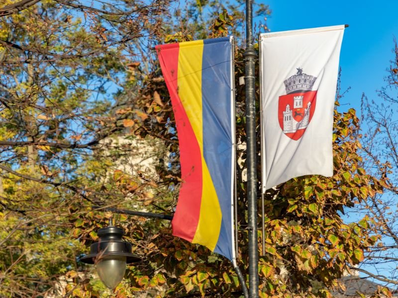 Romanian and Iasi flag side by side 