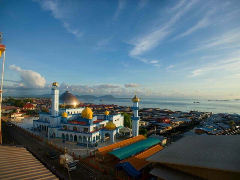 Semporna incredible golden mosque views in Malaysia 