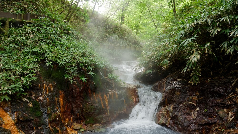 Enjoy the Oyunuma River Natural Footbath in Noboribetsu, Hokkaido, Japan 