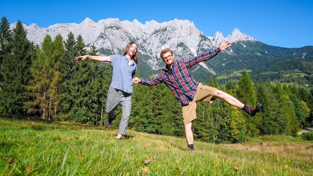 That Backpacker and Nomadic Samuel enjoying Sound of Music walking tour in Austria 