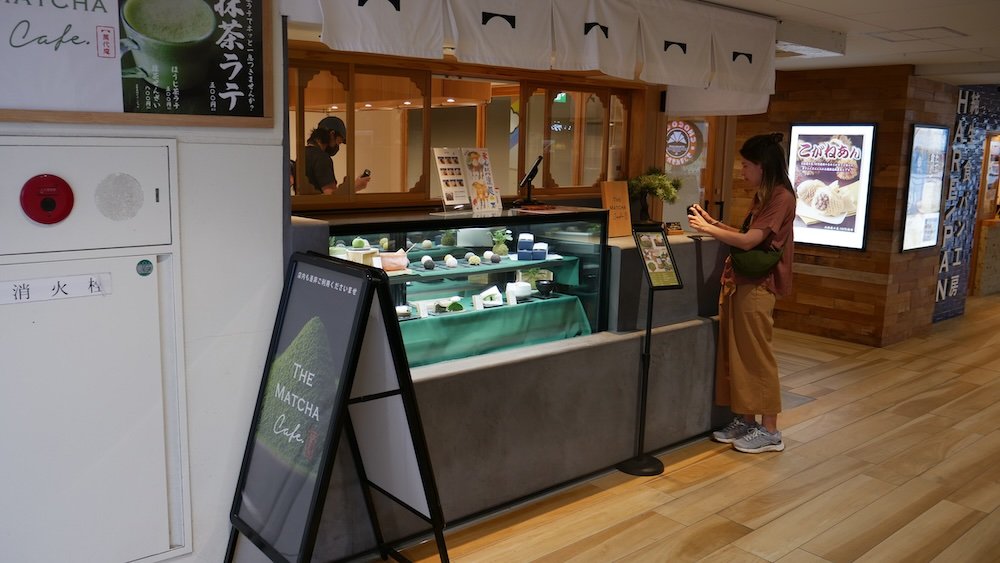 That Backpacker Audrey Bergner placing and order at The Matcha Cafe for Mochi in Niigata, Japan 