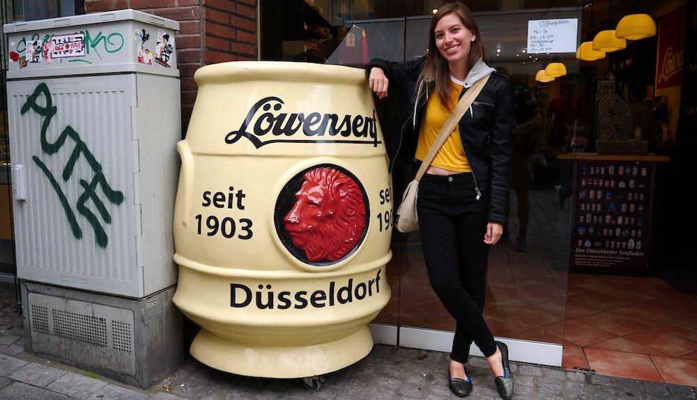 That Backpacker Audrey Bergner presenting 25 things to do in Dusseldorf, Germany