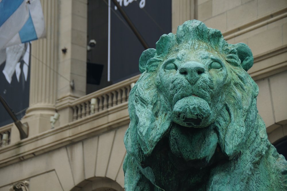 The ever imposing Lion statue just outside of the Art Institute of Chicago