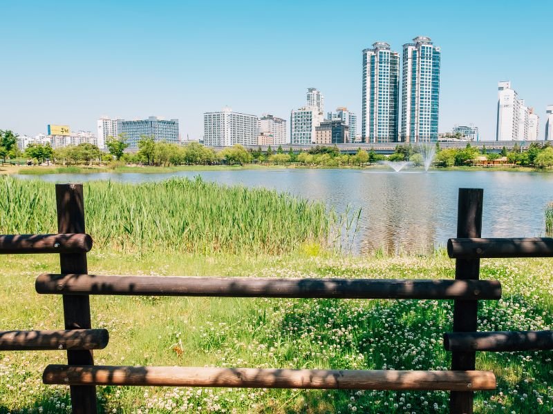 Views of Bucheon from Sandong Lake 