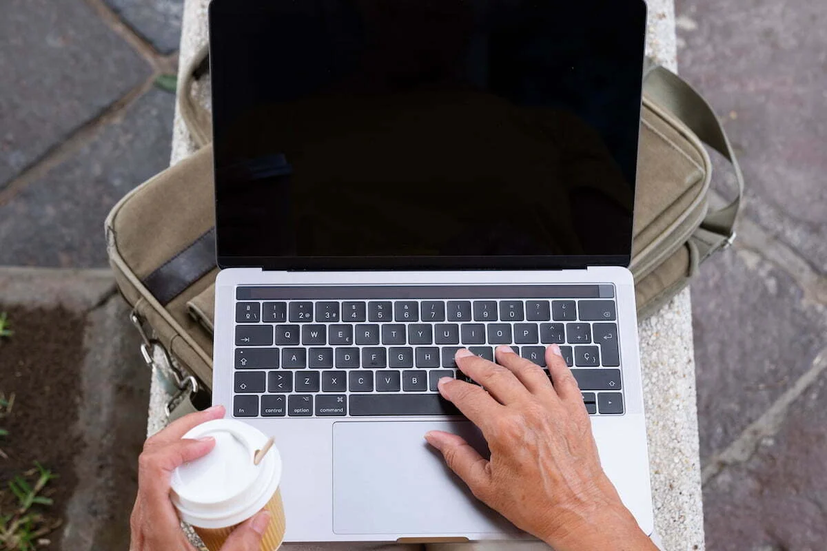 Digital Nomads: Here’s How to Work on Your Mac While Exploring the World